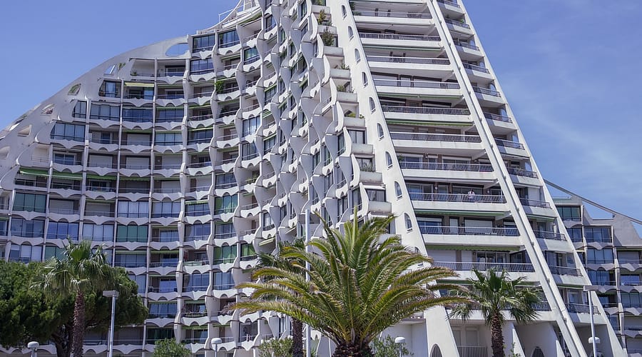 Comment protéger ses biens en cas de succession conflictuelle en Guinée : droits, stratégies et recours