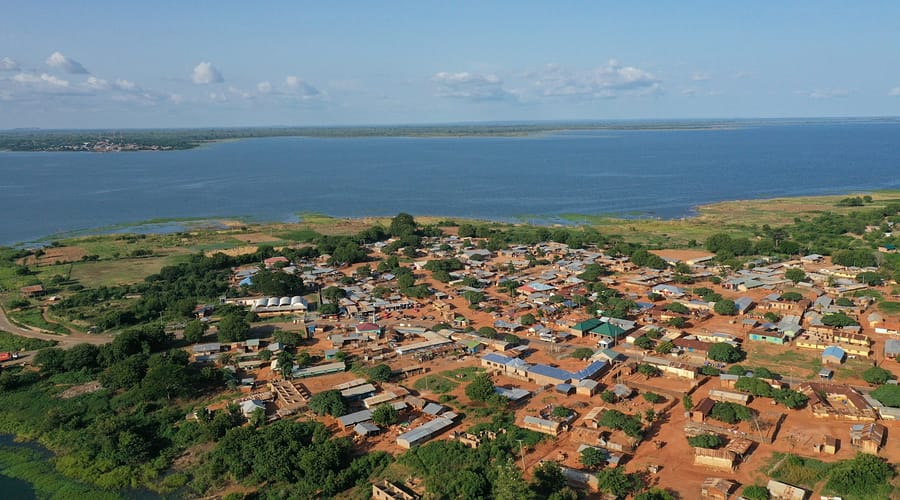 Acheter un terrain en Guinée depuis l’étranger : démarches, précautions et conseils pratiques